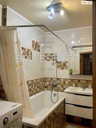 Продаж 2к квартири 56 кв.м. Осокорки Крушельницької 3А Киев