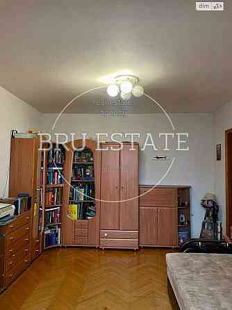 Продаж 2к квартири 56 кв.м. Осокорки Крушельницької 3А Киев