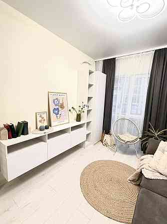 Продам 2-кімнатну (РОЗДІЛЬНІ КІМНАТИ)квартиру в ЖК Нова Англія ВЛАСНИК Киев