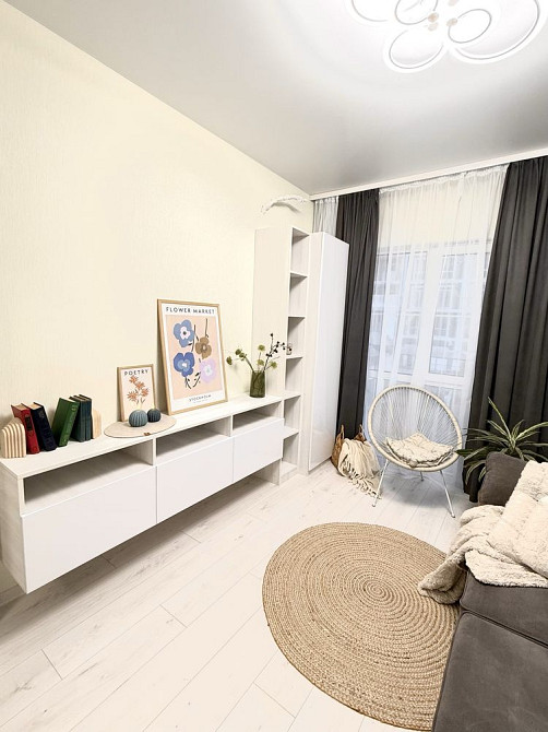 Продам 2-кімнатну (РОЗДІЛЬНІ КІМНАТИ)квартиру в ЖК Нова Англія ВЛАСНИК Киев - изображение 4