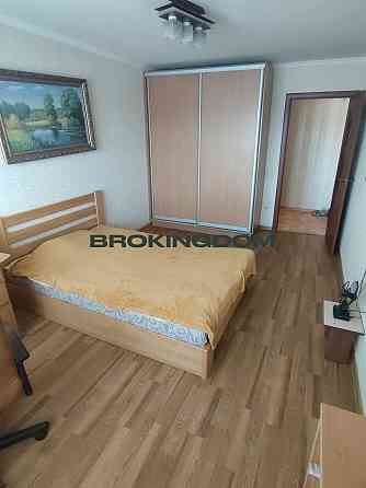 Продаж квартири вул. Братиславська Київ