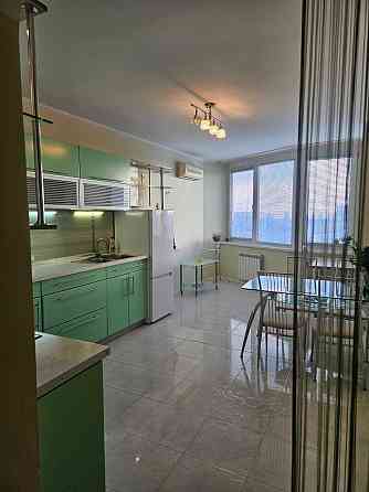 Оренда видової 2-кімнатної роздільної квартири Сверстюка 52В Київ