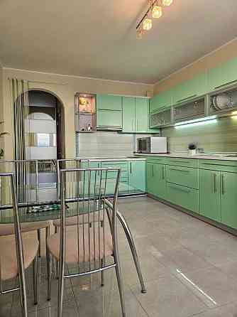 Оренда видової 2-кімнатної роздільної квартири Сверстюка 52В Київ