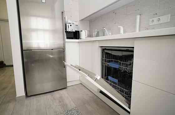 Оренда.Без комісії 2-к квартира  та паркінг. Печерськ Коновальця 36Е Київ