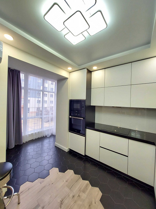 Оренда 1к квартира  в.Мельника 10.Центр ( р-н Стометрівки) Ивано-Франковск - изображение 3