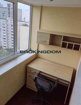 Продаж 1к квартири вул. Ревуцького Київ