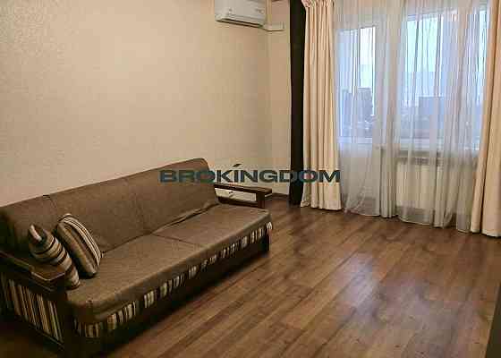 Продаж 1к квартири вул. Ревуцького Київ