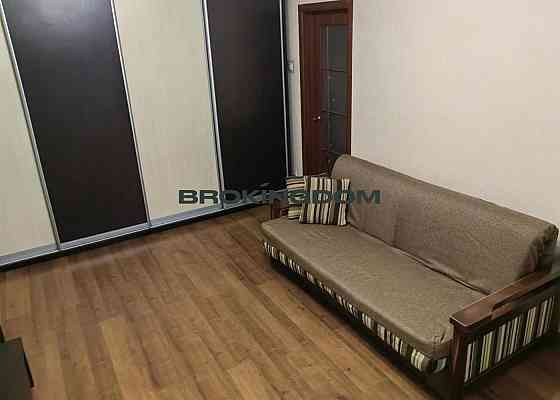 Продаж 1к квартири вул. Ревуцького Київ