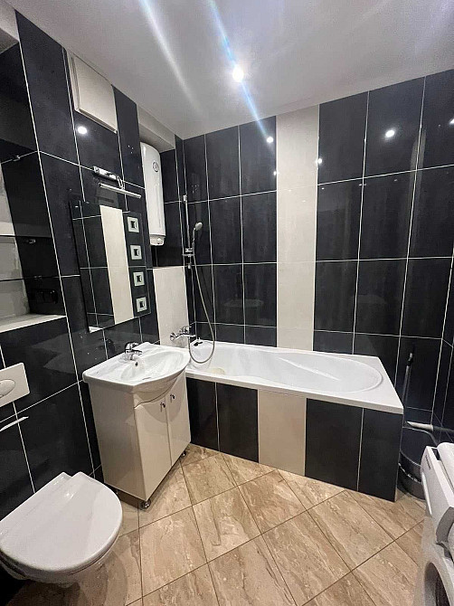 1к. кв. Верховинна 35 Метро Житомирська 10 хв Київ - зображення 7