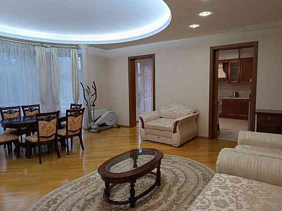 Центр 3-к кв оренда 127 м, 4-й пов, все окремо, 2 санвуз, м.Унів БЕЗ % Київ