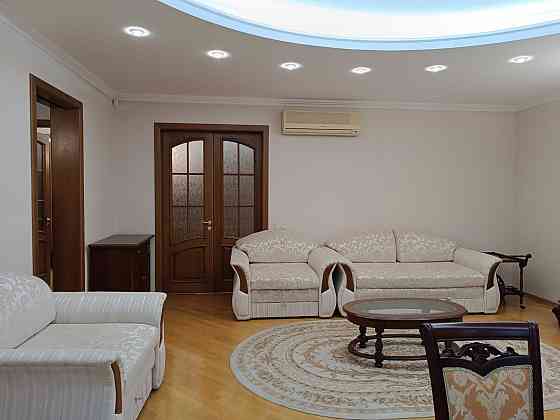 Центр 3-к кв оренда 127 м, 4-й пов, все окремо, 2 санвуз, м.Унів БЕЗ % Київ