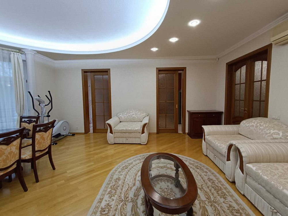 Центр 3-к кв оренда 127 м, 4-й пов, все окремо, 2 санвуз, м.Унів БЕЗ % Київ - зображення 3