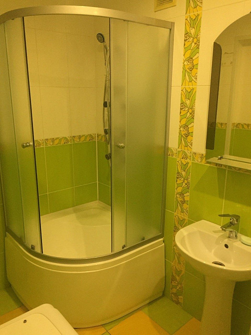 Сдам большую однокомнатную квартиру м.Защитников Украины Харків - зображення 5