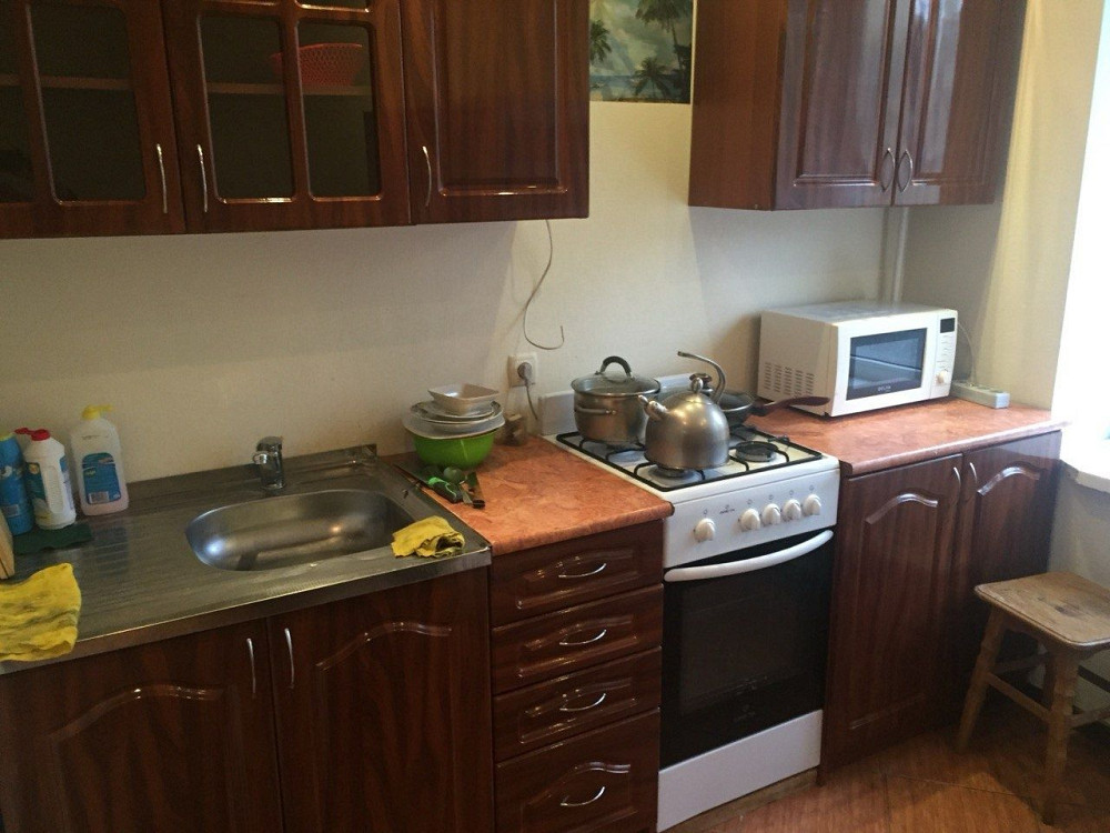 Сдам большую однокомнатную квартиру м.Защитников Украины Харків - зображення 1