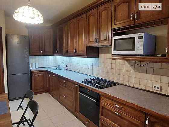 Оренда 2-кімнатної квартири на вул. Зелена
Личаківський р-н. Є балкон Львів