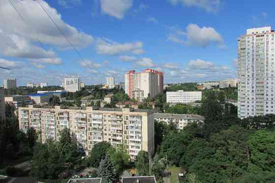 Станція метро ШУЛЯВСЬКА. вул. Андрія Мельника, 14 Г Київ