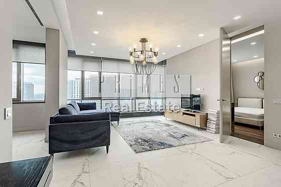 Простора видова квартира з дизайнерським ремонтом у ЖК River Stone Київ