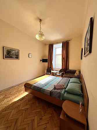 Продаж 1 кім площа Ринок, сам центр, оперний театр Львов