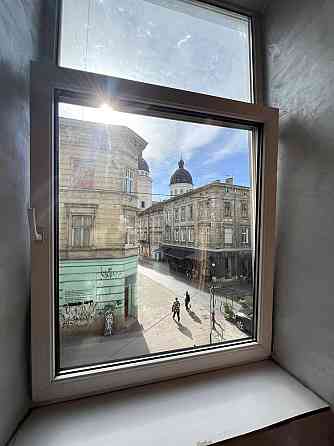 Продаж 1 кім площа Ринок, сам центр, оперний театр Львов