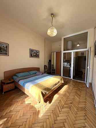 Продаж 1 кім площа Ринок, сам центр, оперний театр Львов