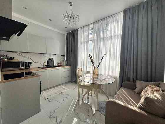 48 Жемчужина, Каманина, 1-но комнатная с ремонтом Одеса