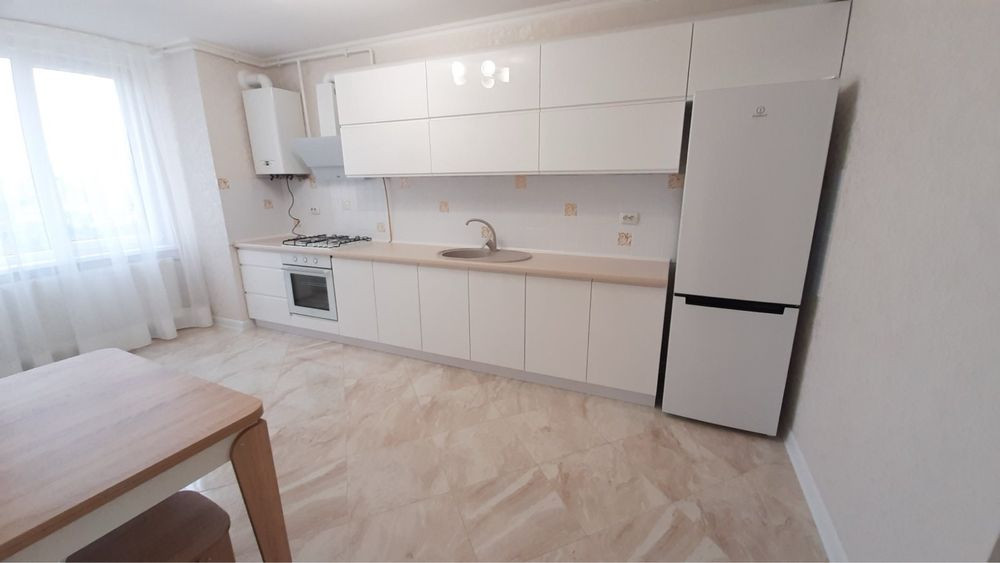 Здається укомплектована 1- но кімнатна квартира, вільна 26 числа! Чернівці - зображення 1