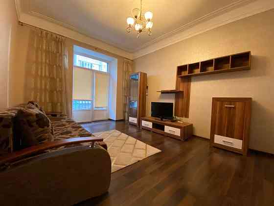 Оренда 2 к квартири м. Університет , Льва Толстого Київ