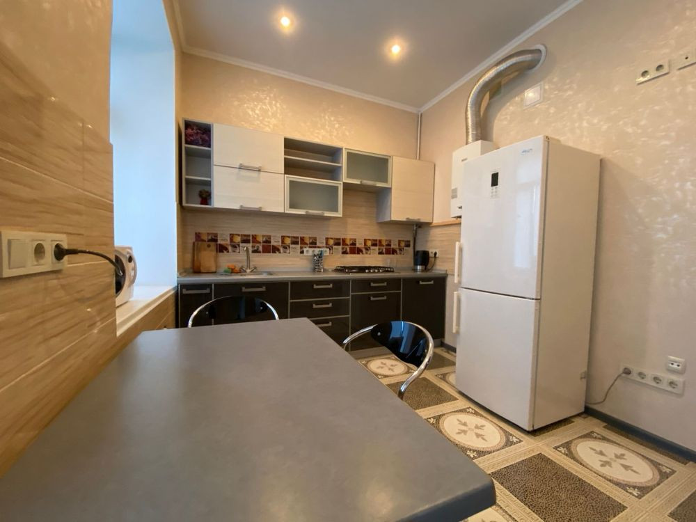 Оренда 2 к квартири м. Університет , Льва Толстого Київ - зображення 1