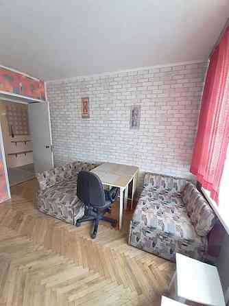 Простора 1-на квартира на Воскресінці, бул. Перова, 15В Київ