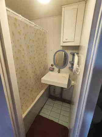 З кімнатна квартира Зінченка 4б Центр шкільний район Ацинус. Власник Кропивницкий