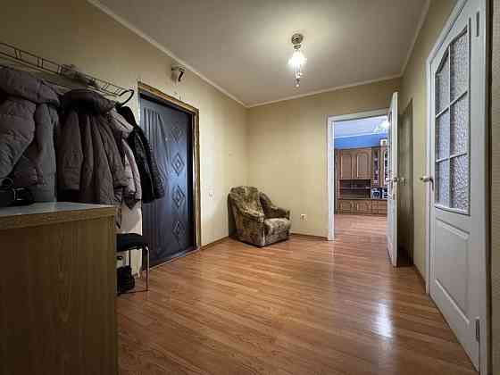 Продаж 2к квартири м.Київ, Святошинська площа 1 Киев