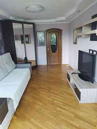 Здам 2к квартиру з ремонтом на Мілютенка 15а метро Лісова Київ