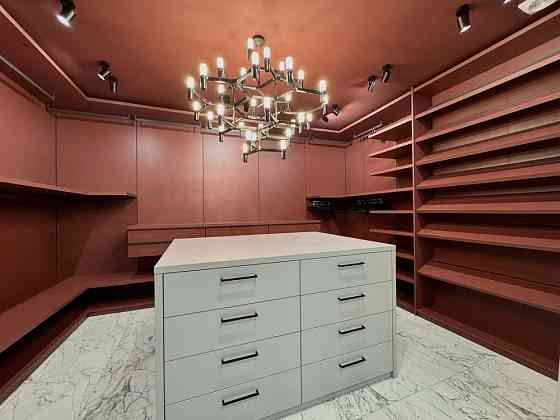 Первая аренда 180м2, гардеробная 2 шт., Кловский спуск 7А, БЦ Карнеги Київ