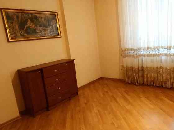 3 кімнатна на Позняках від власника. . Київ