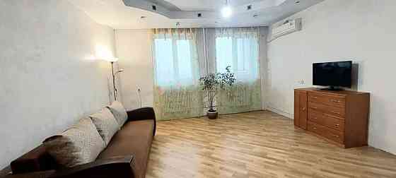 Продаю 1-к  54 м2 метро Спортивная, проспект Гагарина, Новострой Харків