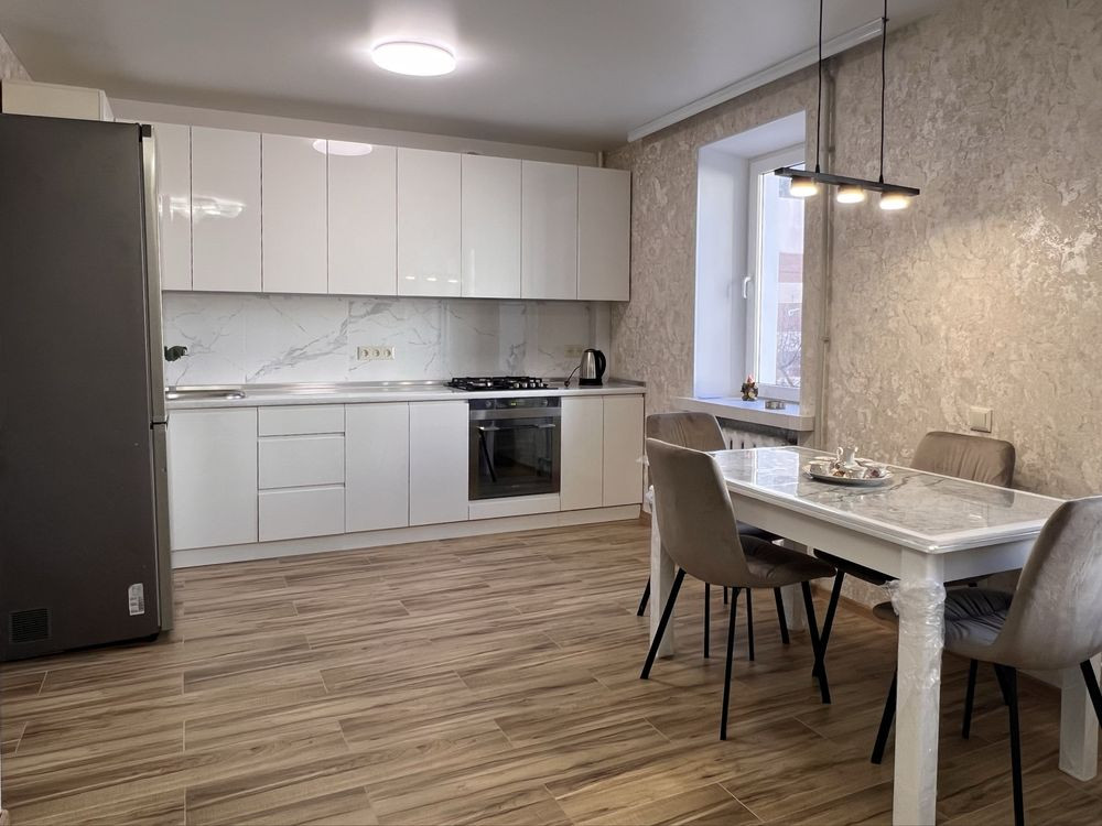 Здам чудову 3-кімнатну квартиру в центрі! ПЕРШЕ ЗАСЕЛЕННЯ Каменец-Подольский - изображение 1