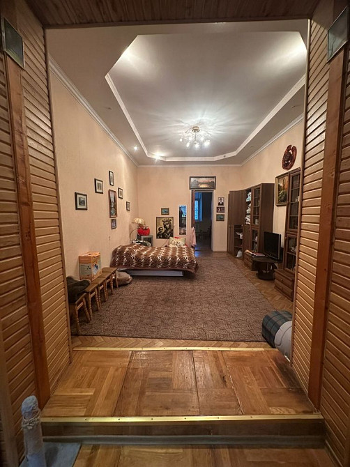 Продаж 6-ти кімнатної квартири з окремим двором Умань - зображення 1