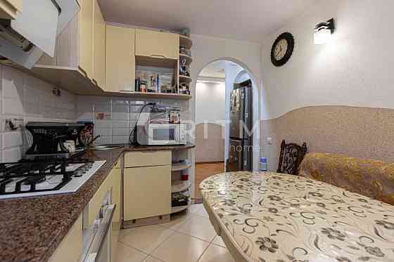 Продаж 2-к. квартири в цегляному будинку на вул. Широкій Львов