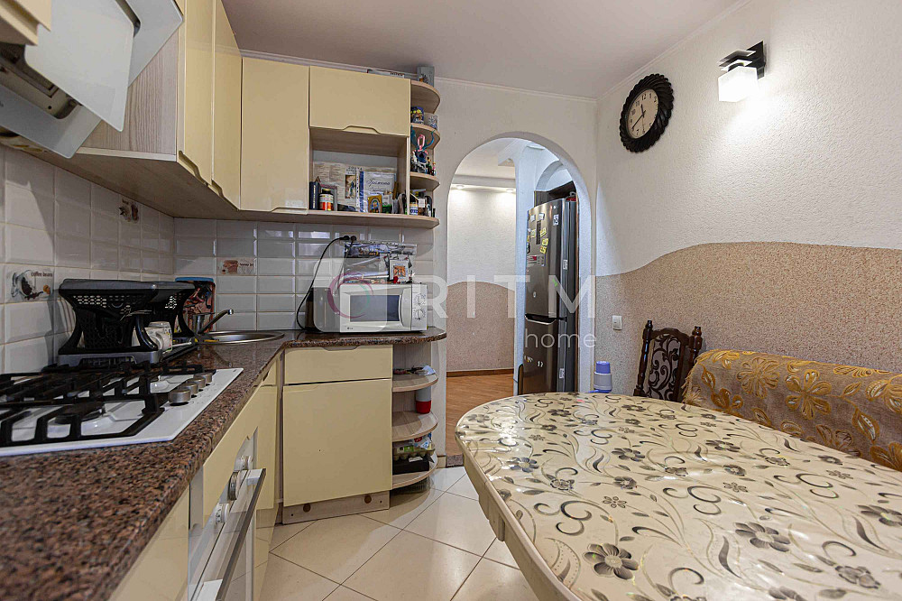 Продаж 2-к. квартири в цегляному будинку на вул. Широкій Львов - изображение 2