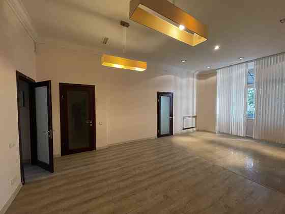 Простора 2-кімнатна з ремонтом в Приморському районі Одеса