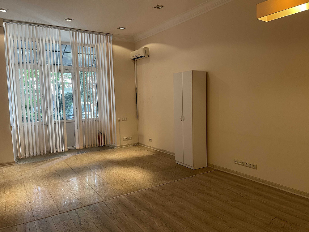 Простора 2-кімнатна з ремонтом в Приморському районі Одеса - зображення 2