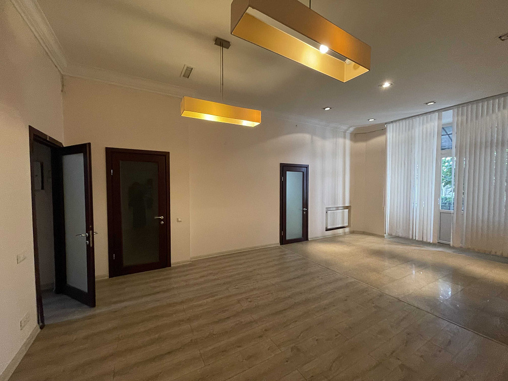 Простора 2-кімнатна з ремонтом в Приморському районі Одеса - зображення 3