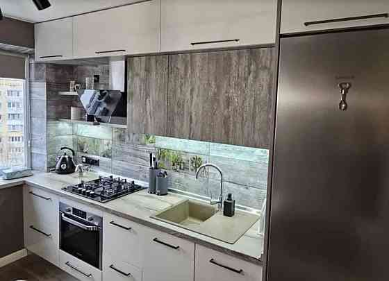 ТРЦ Караван Продаж 3к квартири вулиця Янтарна лівий берег Днепр