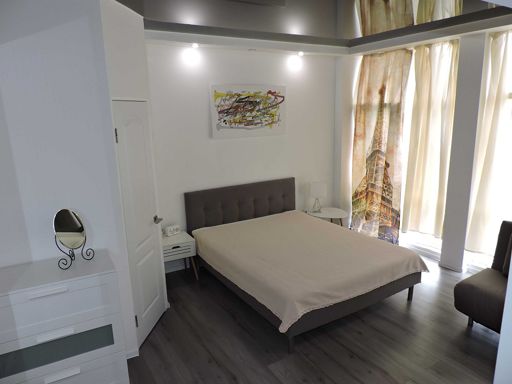 Бежівка 31а, квартира з ремонтом, меблями залишається все Борисполь - изображение 1