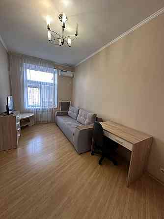 Реальная 2-ка в Центре, Площадь Конституции, ТЦ Никольский Харків