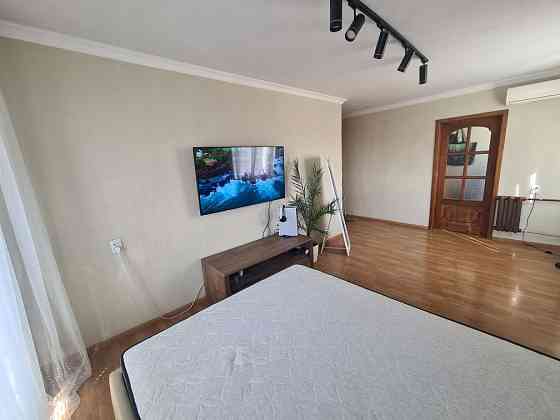 3-кімнатна квартира по свято-миколаївській Кривой Рог