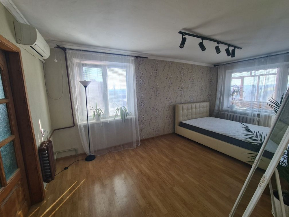 3-кімнатна квартира по свято-миколаївській Кривий Ріг - зображення 1