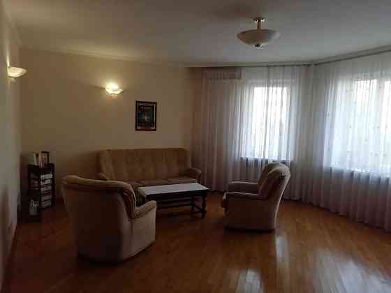 є відновлення 3-х комнатная квартира 110 кв ул. Никольско Слободская Киев