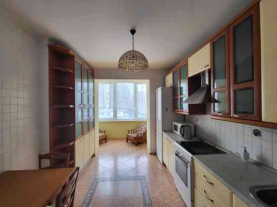 є відновлення 3-х комнатная квартира 110 кв ул. Никольско Слободская Киев