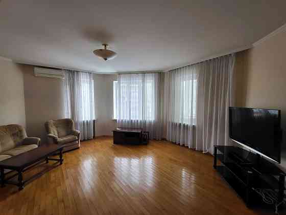 є відновлення 3-х комнатная квартира 110 кв ул. Никольско Слободская Киев